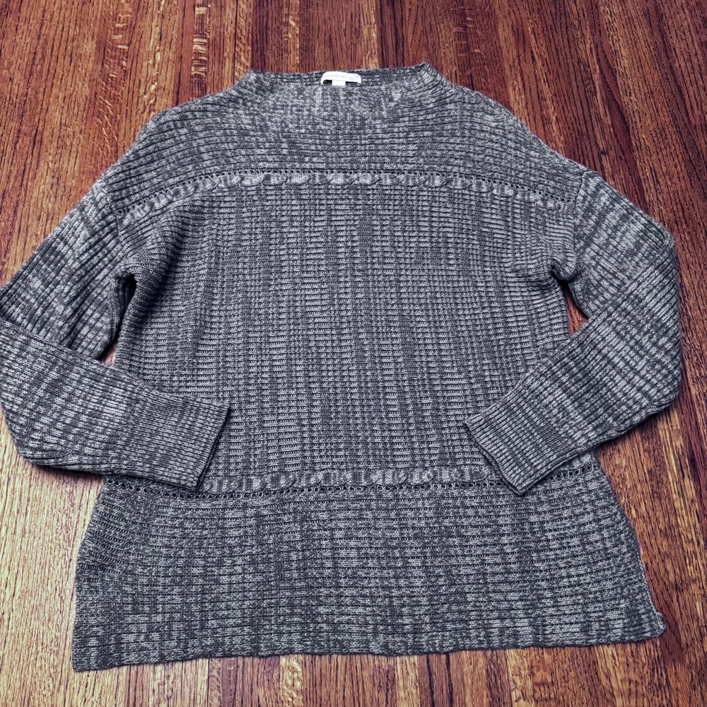Westport 1962 gray lightweight sweater in size large